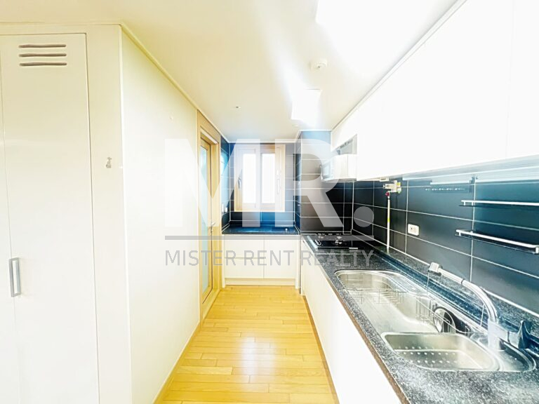 Shinchon Highrise_Kitchen