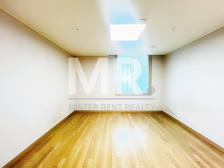 Shinchon Highrise_Masterbedroom