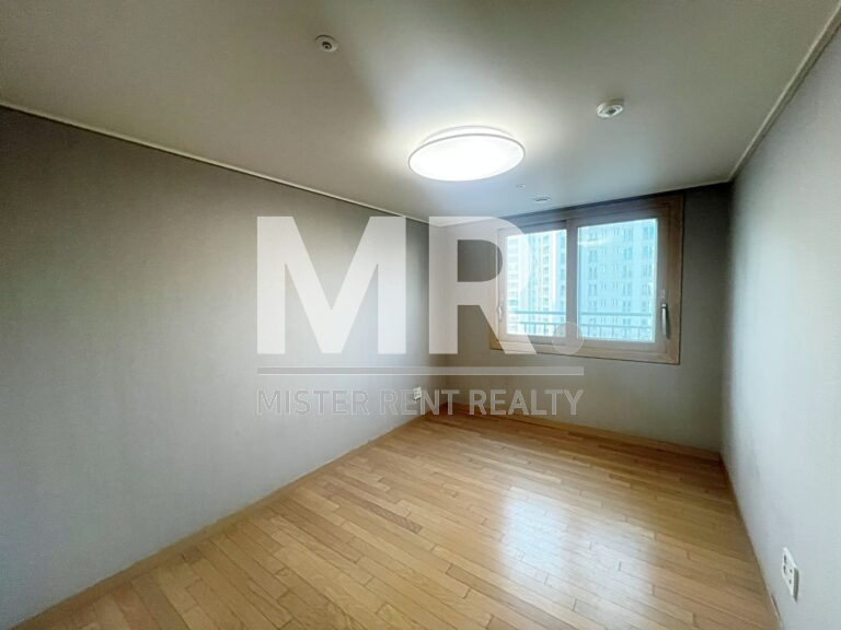 Shinchon Highrise_3rd Bedroom
